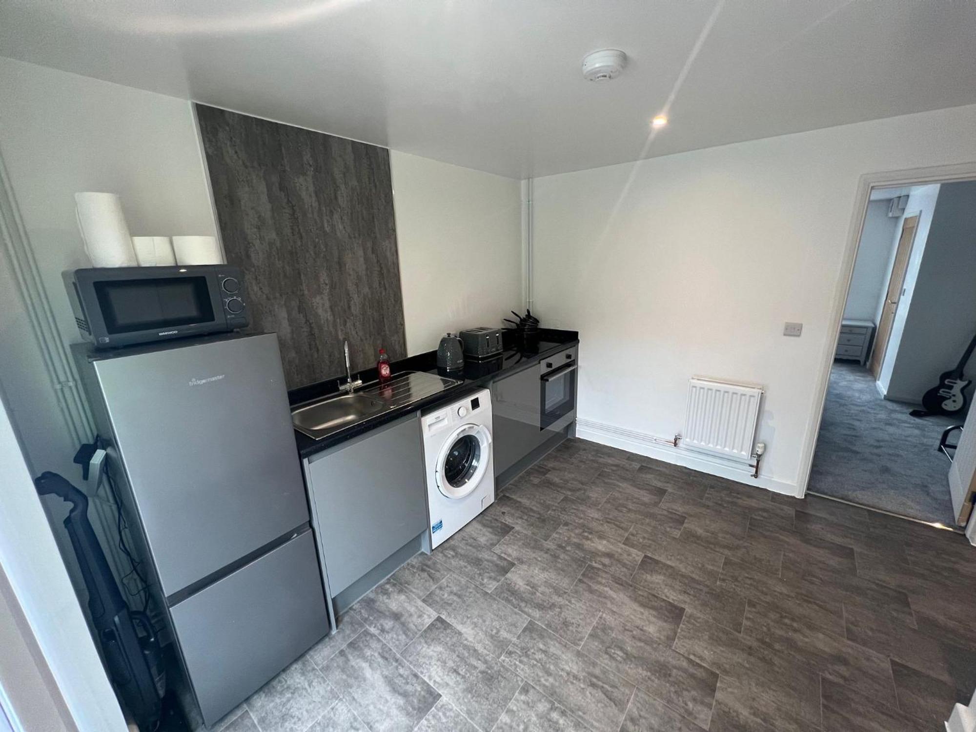 Modern Comfortable Quiet Self Contained Apartments ブラックリー エクステリア 写真