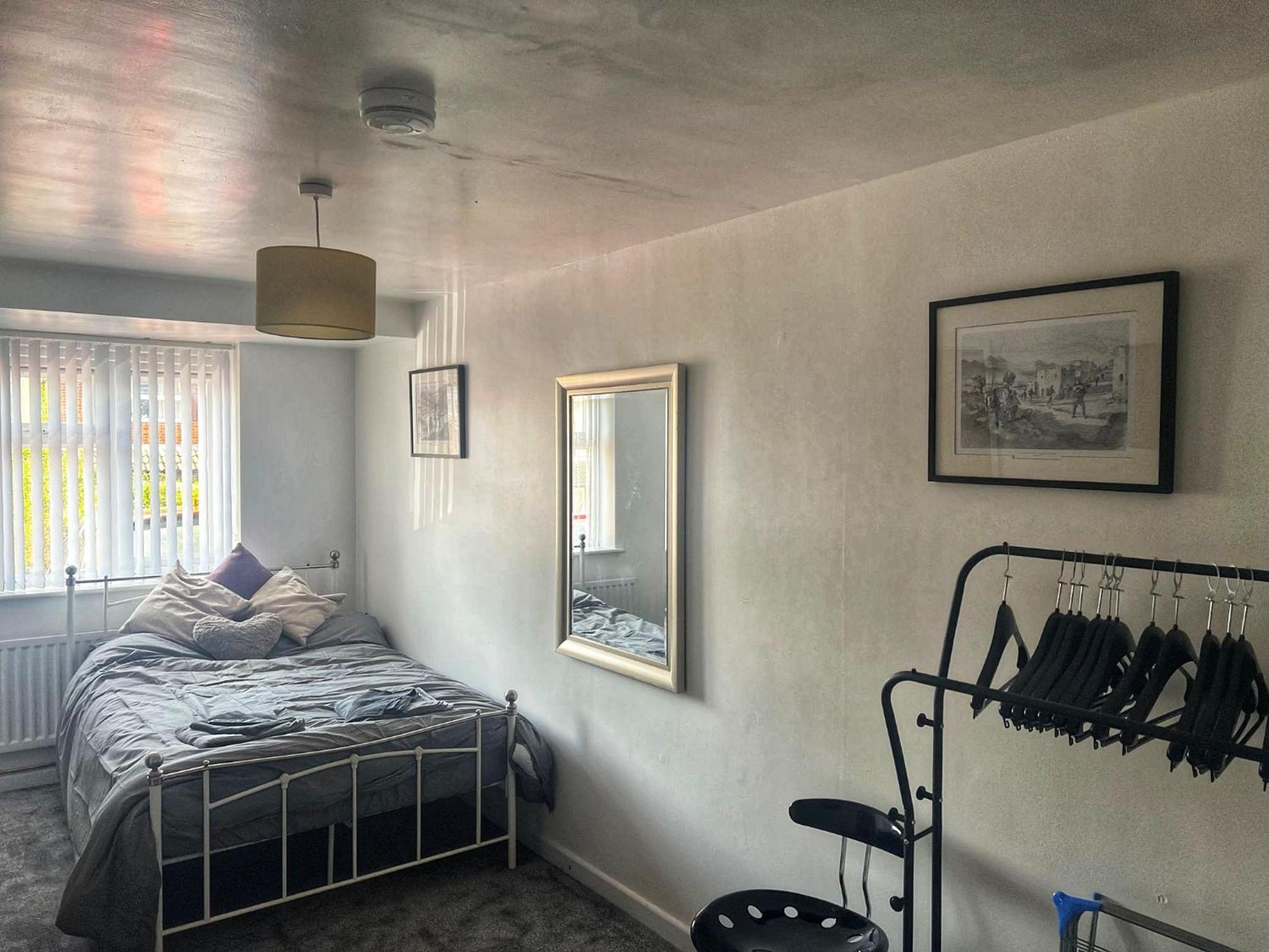 Modern Comfortable Quiet Self Contained Apartments ブラックリー エクステリア 写真