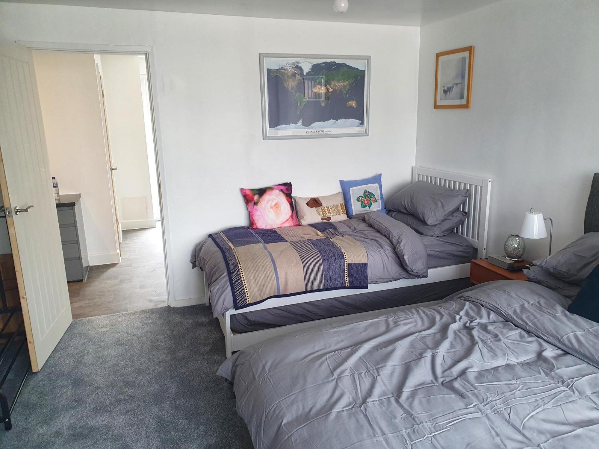 Modern Comfortable Quiet Self Contained Apartments ブラックリー エクステリア 写真